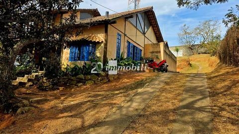 Casa á venda no condomínio Morada do Sol - Pitas - Cotia/SP 3 Dormitórios, sendo 3 Suítes e 3 vagas  de garagem Área construída 436,74 m2, Área Terreno 1.500 m2  valor R$ 1.350.000,00