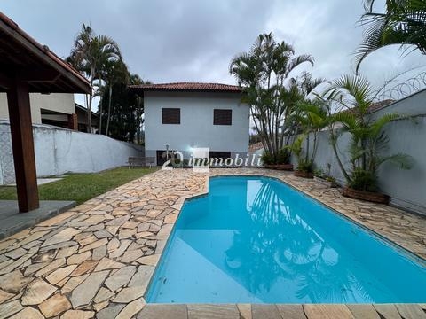 Casa à venda em Cotia, Granja Viana, com 3 suítes, com 188 m², Parque Paulistano