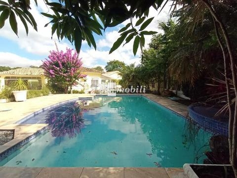 Casa à venda em Carapicuíba, Granja Viana, com 3 suítes, com 230 m², Chácara Vale do Rio Cotia