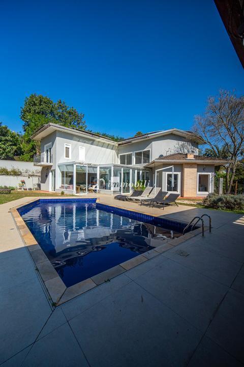 Casa com 4 dormitórios, sendo 2 suítes para venda na região Granja Viana - Carapicuíba - SP