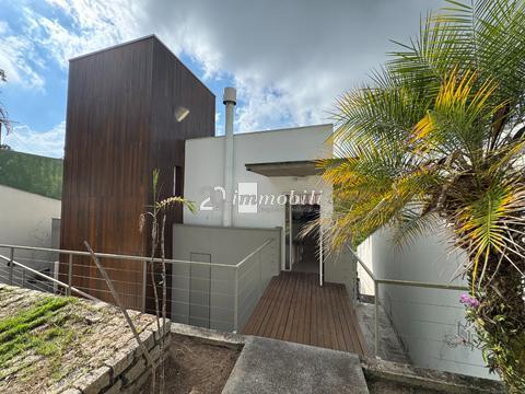 Casa à venda em Carapicuíba, Granja Viana, com 3 quartos, com 250 m², Fazendinha