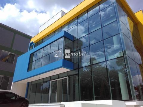 Prédio à venda e para alugar em Carapicuíba, Granja Viana, com 1112.22 m²