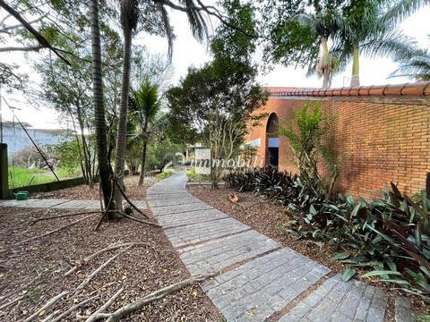 Casa à venda e para alugar em Carapicuíba, Granja Viana, com 5 suítes, com 800 m², Fazendinha