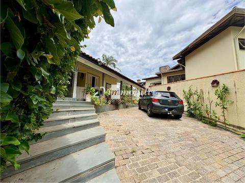 Cond São Paulo II Casa Térrea c/ 4 Dorm. PIscina e Gourmet por R$ 1.400.000,00 - Granja Viana