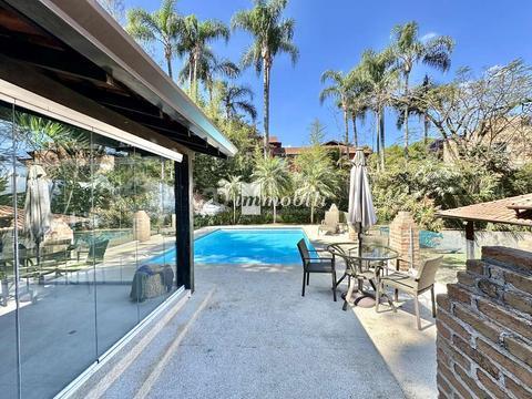 Casa à venda em Carapicuíba, Granja Viana, com 3 suítes, com 362.38 m², Palos Verdes