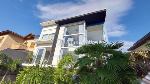 Casa à venda em Carapicuíba, Granja Viana, com 4 suítes, com 438 m², Golf Village