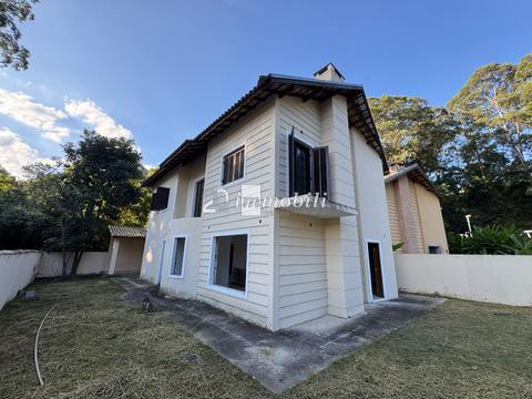 Casa à venda em Cotia, Granja Viana II, com 3 suítes, com 178 m², Condominio São Paulo II