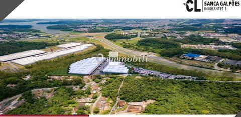 Condomínio com 17 módulos de galpão 